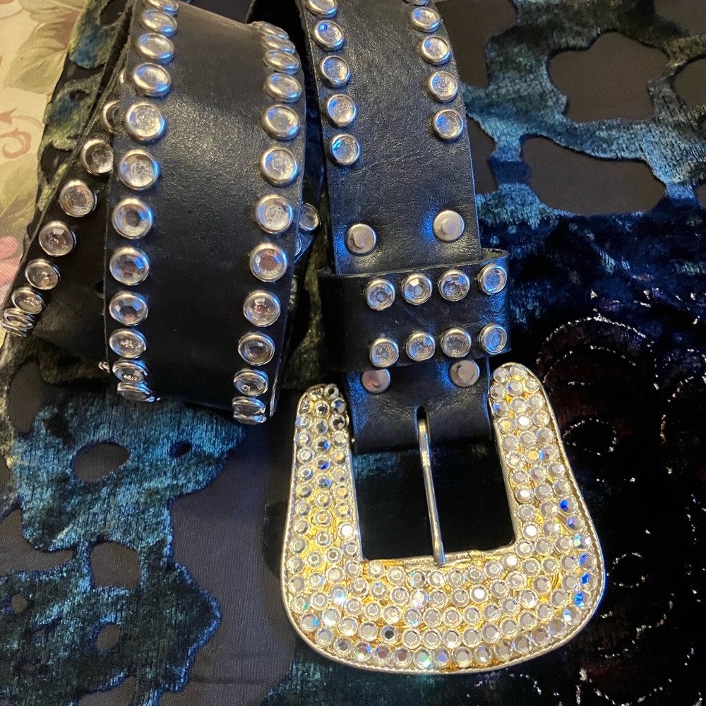 BLACK LEATHER STUDDED BELT BIG RHINESTONE BUCKLE ALL INTACT - Picture 1 of 8